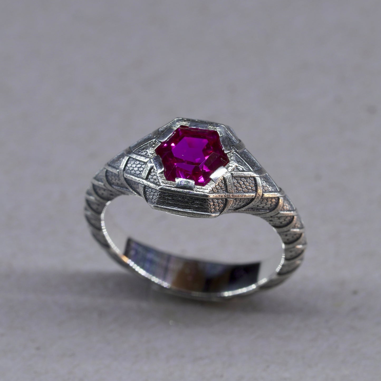 Hexagon Signet.4 Ring