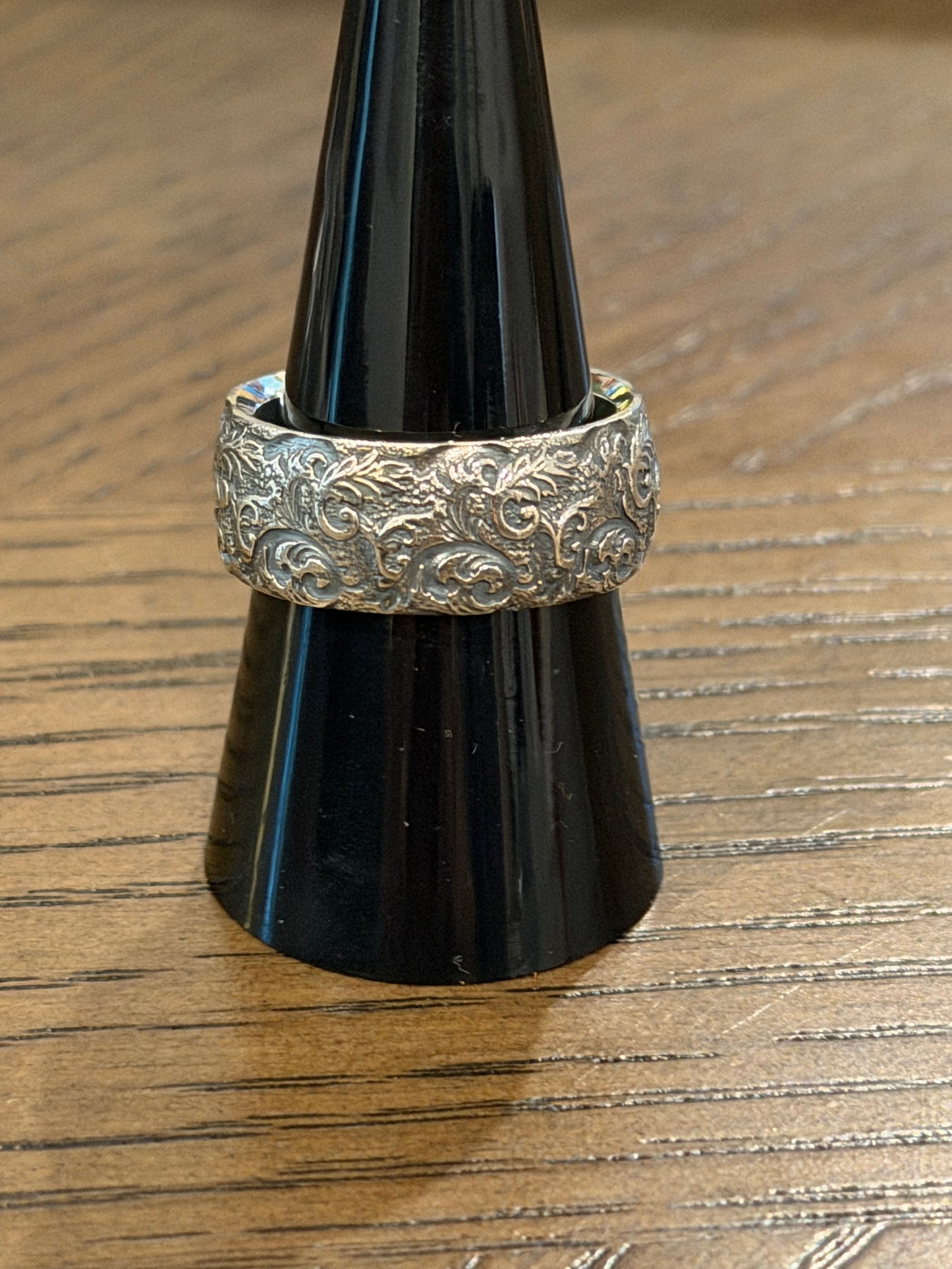 Size 8.5 Baroque Band On Hand