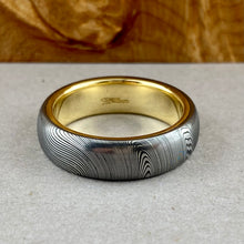 Load image into Gallery viewer, 18k Gold with Damascus Band sz10.5