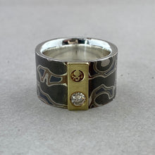 Load image into Gallery viewer, Mokume/Diamond Gold Strip Band sz8