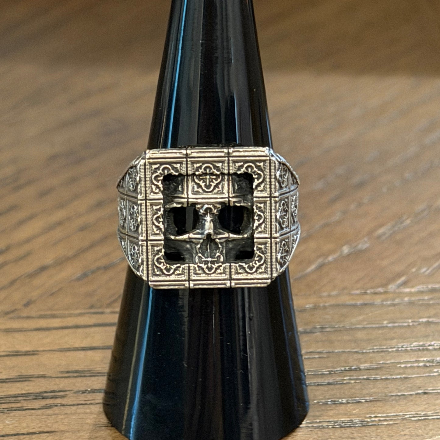 Size 7.5 Portrait Skull On Hand