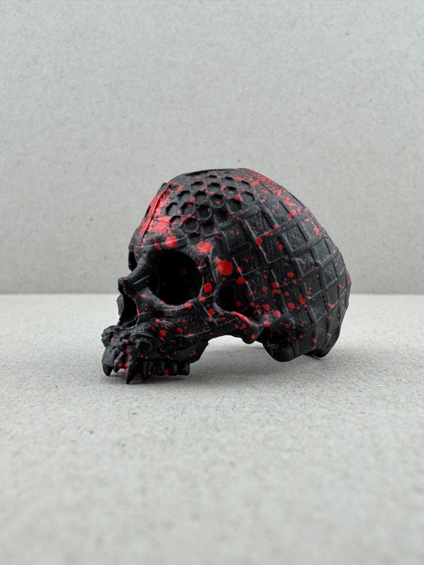 Sz10.5 Blk/Red Splatter Ceramic on Brass TechSkull.4 Ring