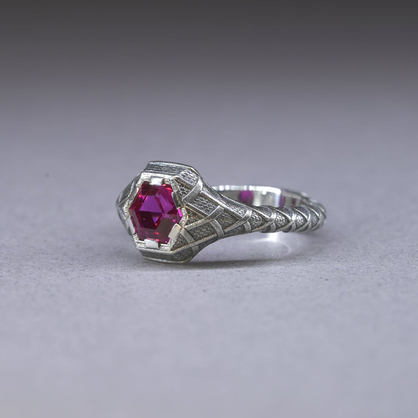 Hexagon Signet.4 Ring