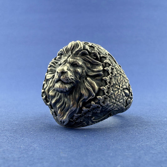 Sovereign Lion Ring sz 9.75