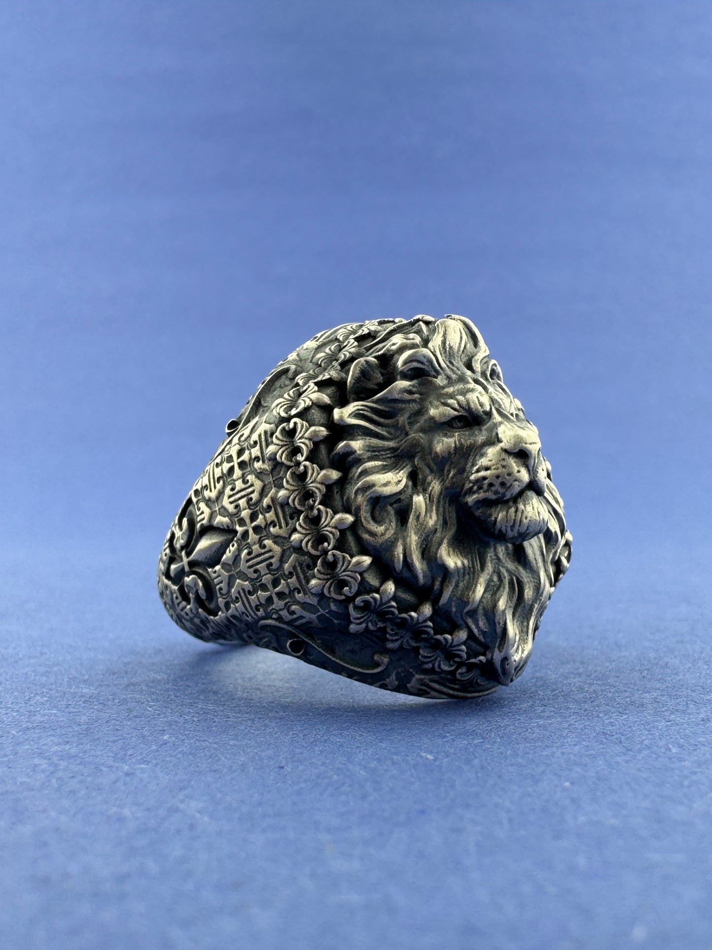 Sovereign Lion Ring sz 9.75