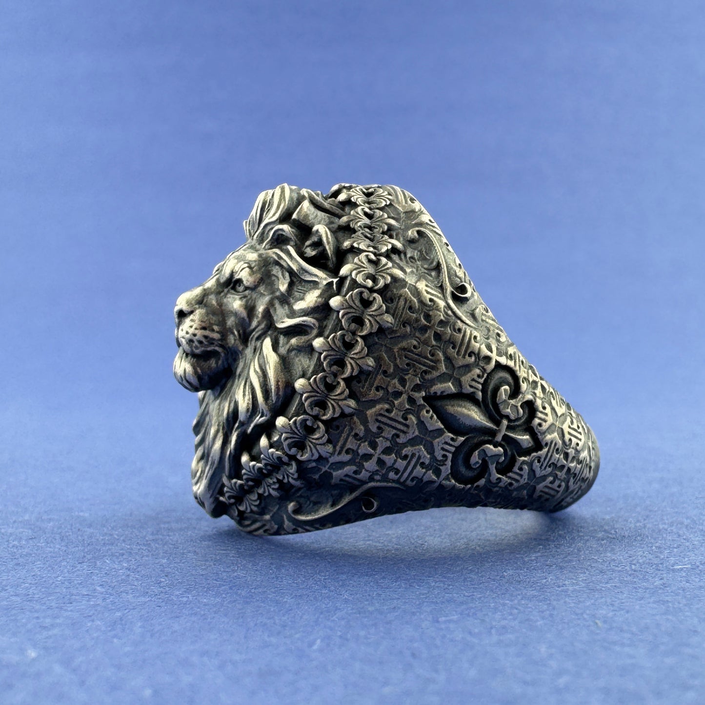 Sovereign Lion Ring sz 9.75