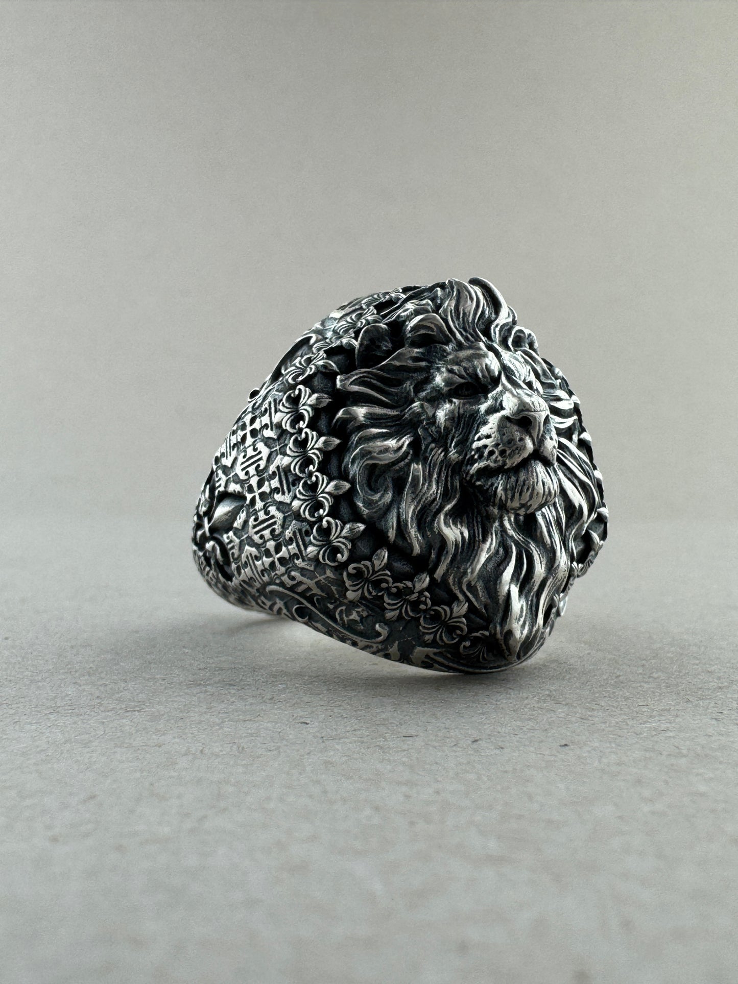 Sovereign Lion Sterling Silver