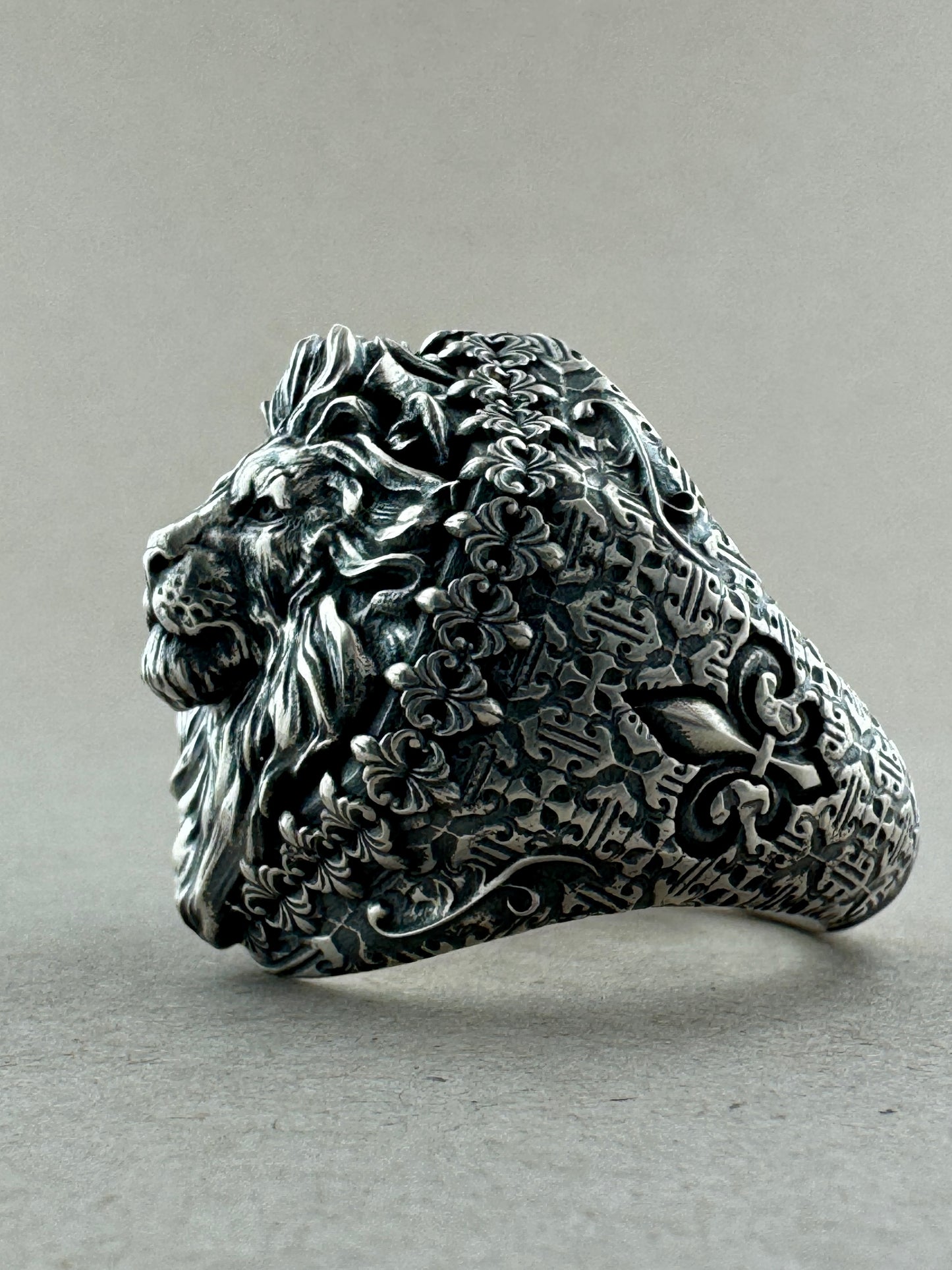 Sovereign Lion Sterling Silver