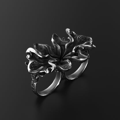 Floral Futura Double-Finger Ring in Sterling Silver