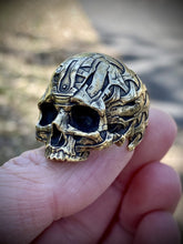 Cargar imagen en el visor de la galería, Latón TechSkull.6