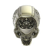 Cargar imagen en el visor de la galería, Anillo de calavera ornamental de bronce1