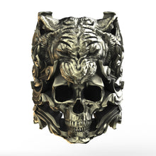 Cargar imagen en el visor de la galería, Anillo de calavera de tigre de latón